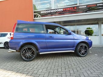 Velgen ROSSO RR8 8,0X18 ROSSO RR8 5/114,3 ET40 met ATLAS SPORTGREEN SPORTGREEN 225/40WR18