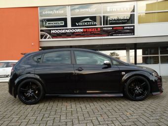 Borbet velgen type XR zwart  18inch gemonteerd onder een Seat Leon