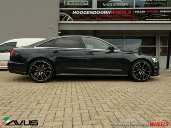 AVUS VELGEN DEDICATED AUDI ( OEM LOGO ) ZWART GEPOLIJST IN 20 INCH GEMONTEERD ONDER EEN AUDI A6