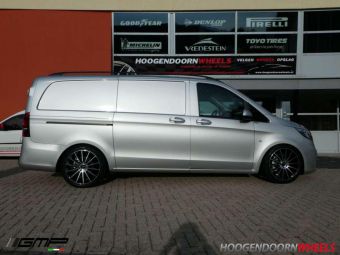 GMP WHEELS ITALY STELLAR ZWART GEPOLIJST IN 19 INCH GEMONTEERD ONDER EEN MERCEDES VITO 
