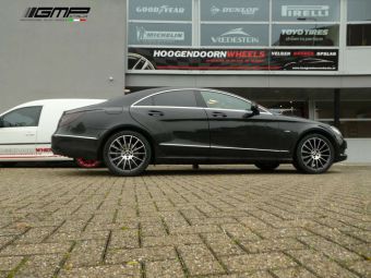 GMP WHEELS STELLAR IN 18 INCH ZWART GEPOLIJST  GEPOLIJST GEMONTEERD ONDER EEN MERCEDES CLS KLASSE 