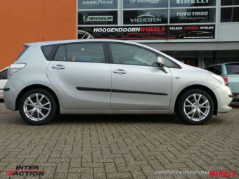 INTER ACTION PULSAR SILVER GEMONTEERD ONDER EEN TOYOTA VERSO 